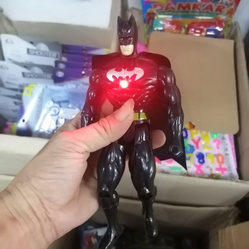 PROMO MAINAN FIGURE BATMAN LAMPU