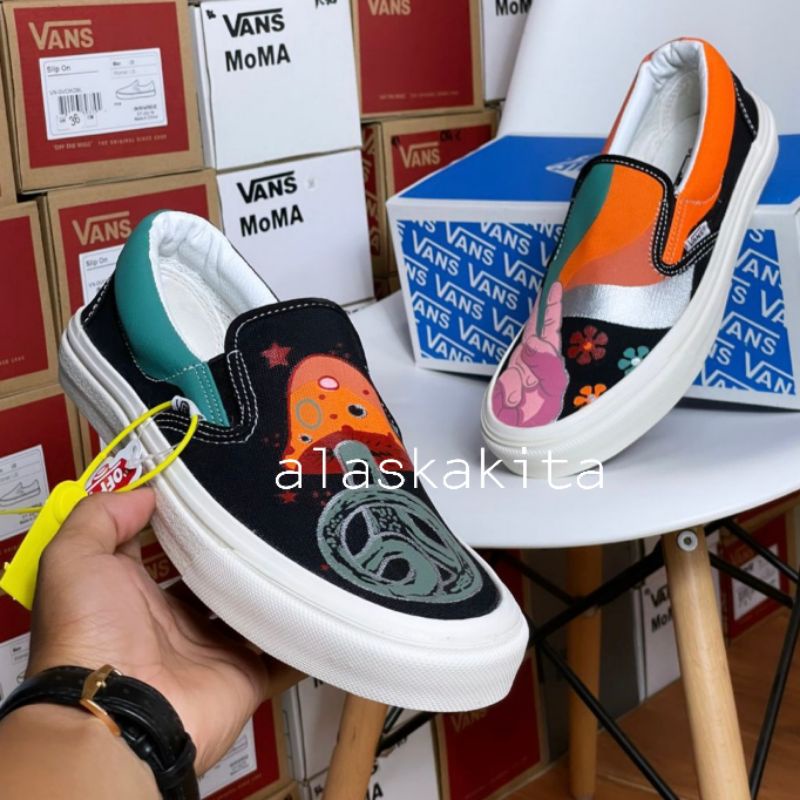 VANS SLIP ON HIPPIE PRIA WANITA ,Kualitas Premium Free Kaos kaki/paperbag.