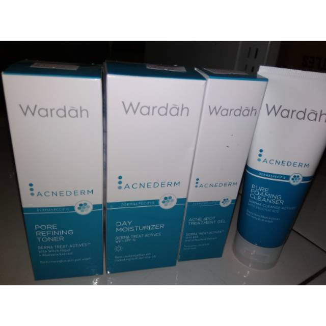 Paket wardah acne series (4item) perawatan kulit berjerawat / wardah acnederm