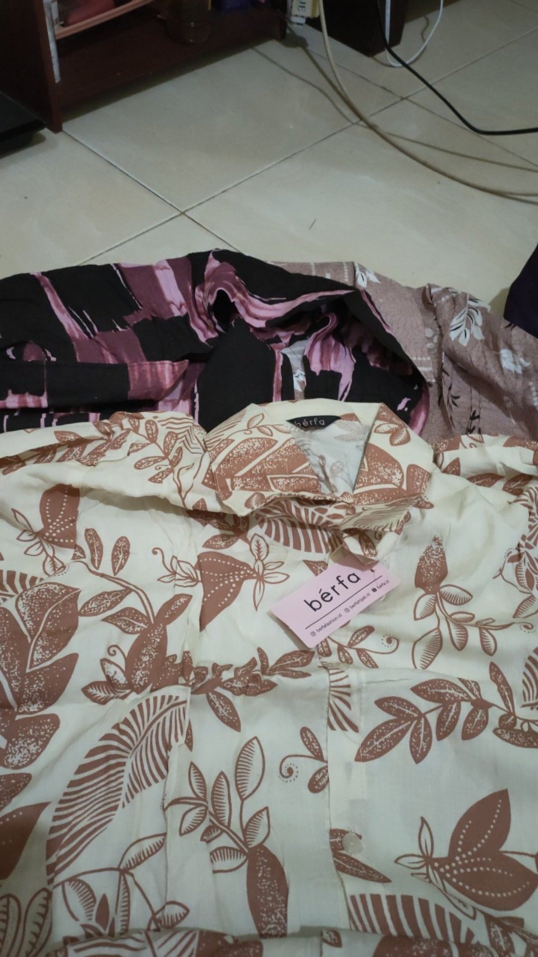 Benang Raja Atasan Tunik Kancing Rayon Rempel Ld 104 - 110cm