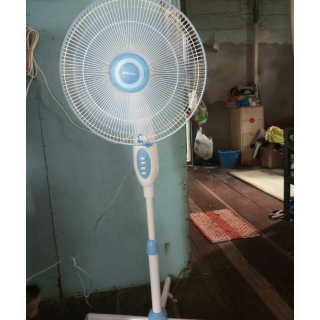 Kipas angin berdiri miyako