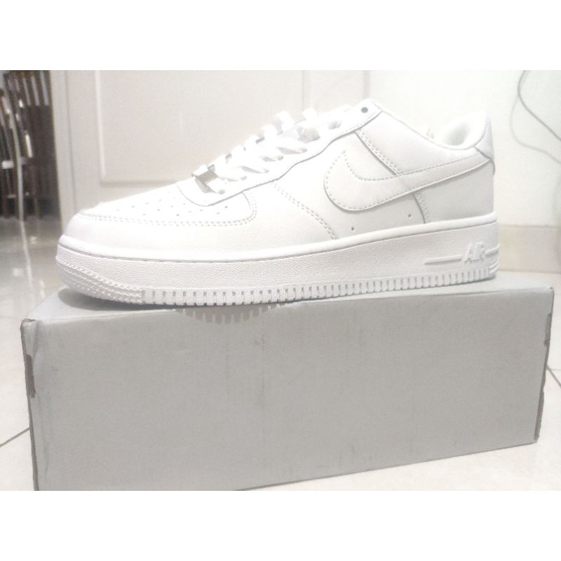 Sepatu Nike Air Force 1 Triple White 