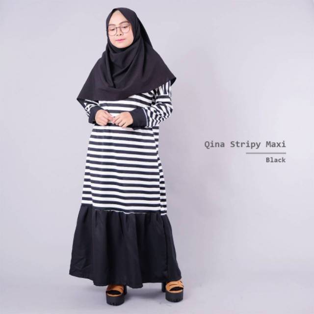 Qina stripy maxi drees outfit hijab