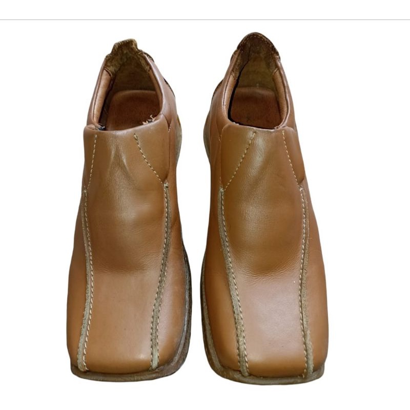 Sepatu boots branded Kickers Original size 37