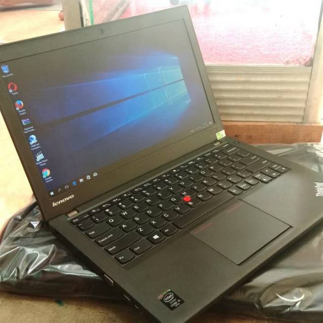 LENOVO X240 core i5 -  Thinkpad gen 4 - laptop murah second untuk gaming editing kuliah