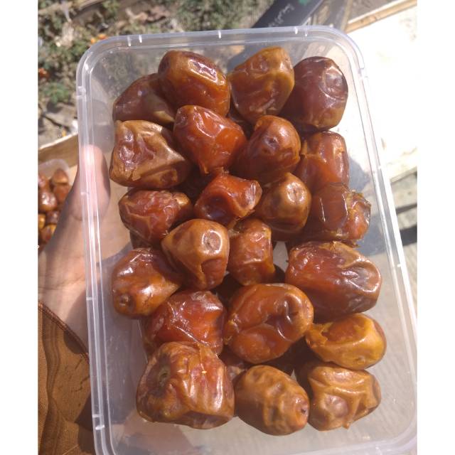 

Kurma sukkari kemasan 500 gram