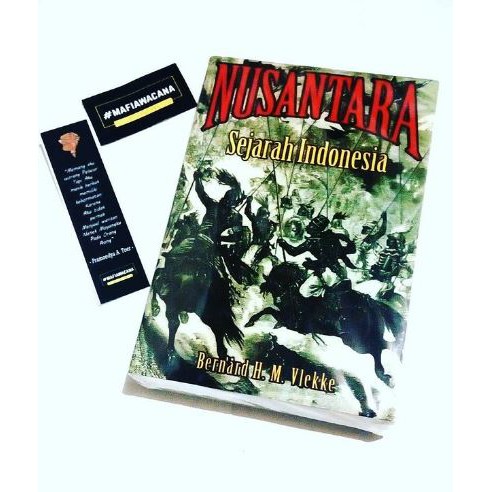 Buku Nusantara : Sejarah Indonesia - Bernard H.M V.
