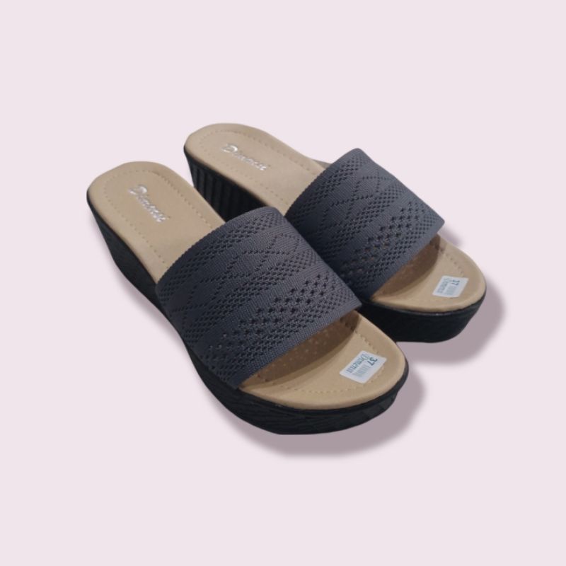 Sandal slop rajut cewek