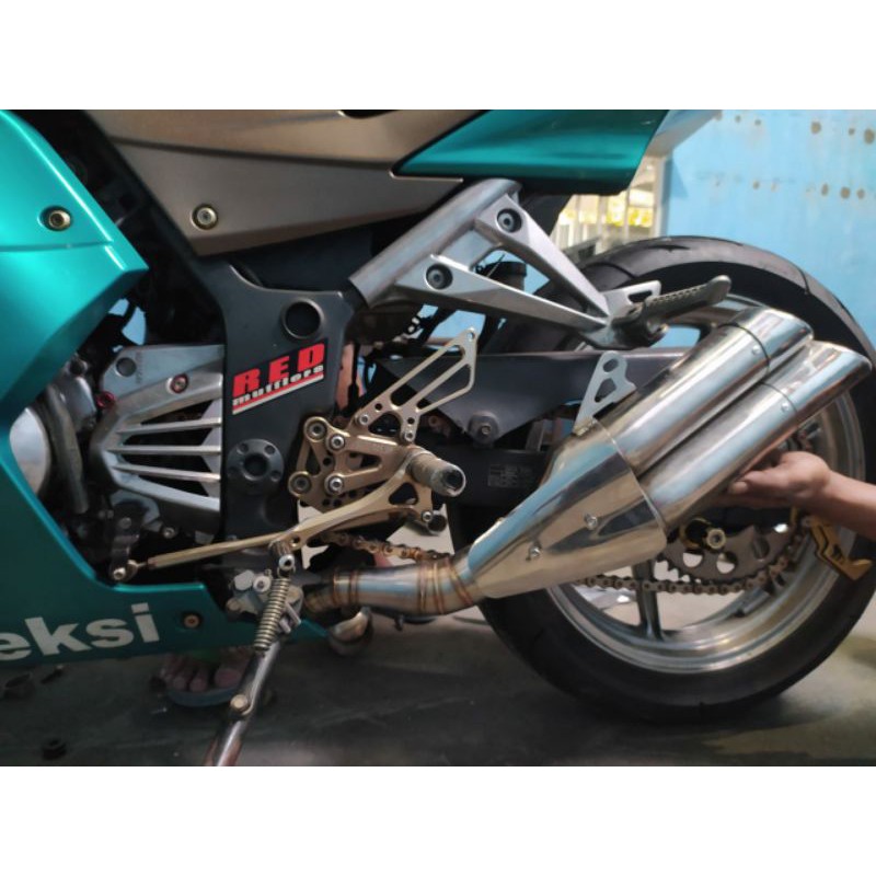knalpot kawasaki ninja 250  model 4 silinder