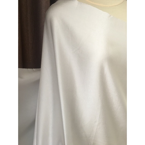 Kain Satin Silk Bahan Maxmara Warna Broken White Putih Tulang