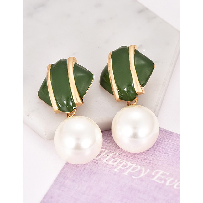 LRC Anting Tusuk Fashion Alloy Resin Pearl Square Earrings F40587