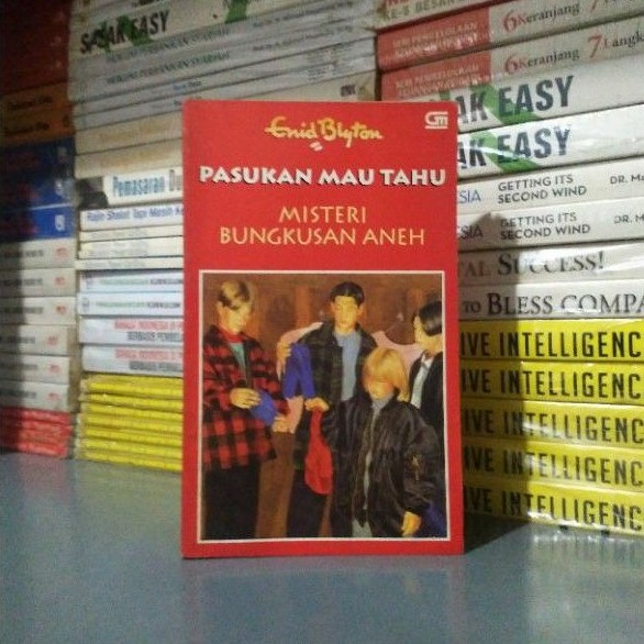 Novel Lawas Ori PASUKAN MAU TAHU MISERI BUNGKUSAN ANEH Enid Blyton Gramedia