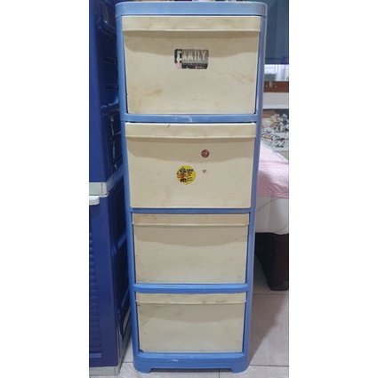 lemari exel /lemari plastik 4 susun merk lion star preloved