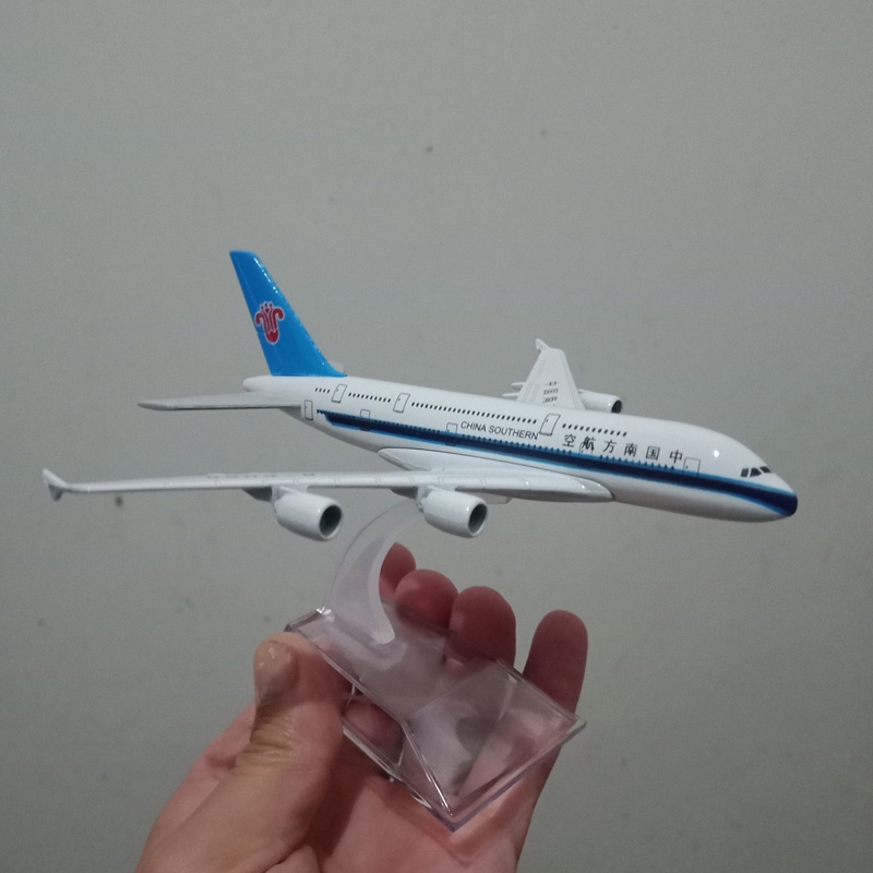 Miniatur Diecast Pesawat Airbus A320 / A380 Boeing 737 / 747 Bahan Metal