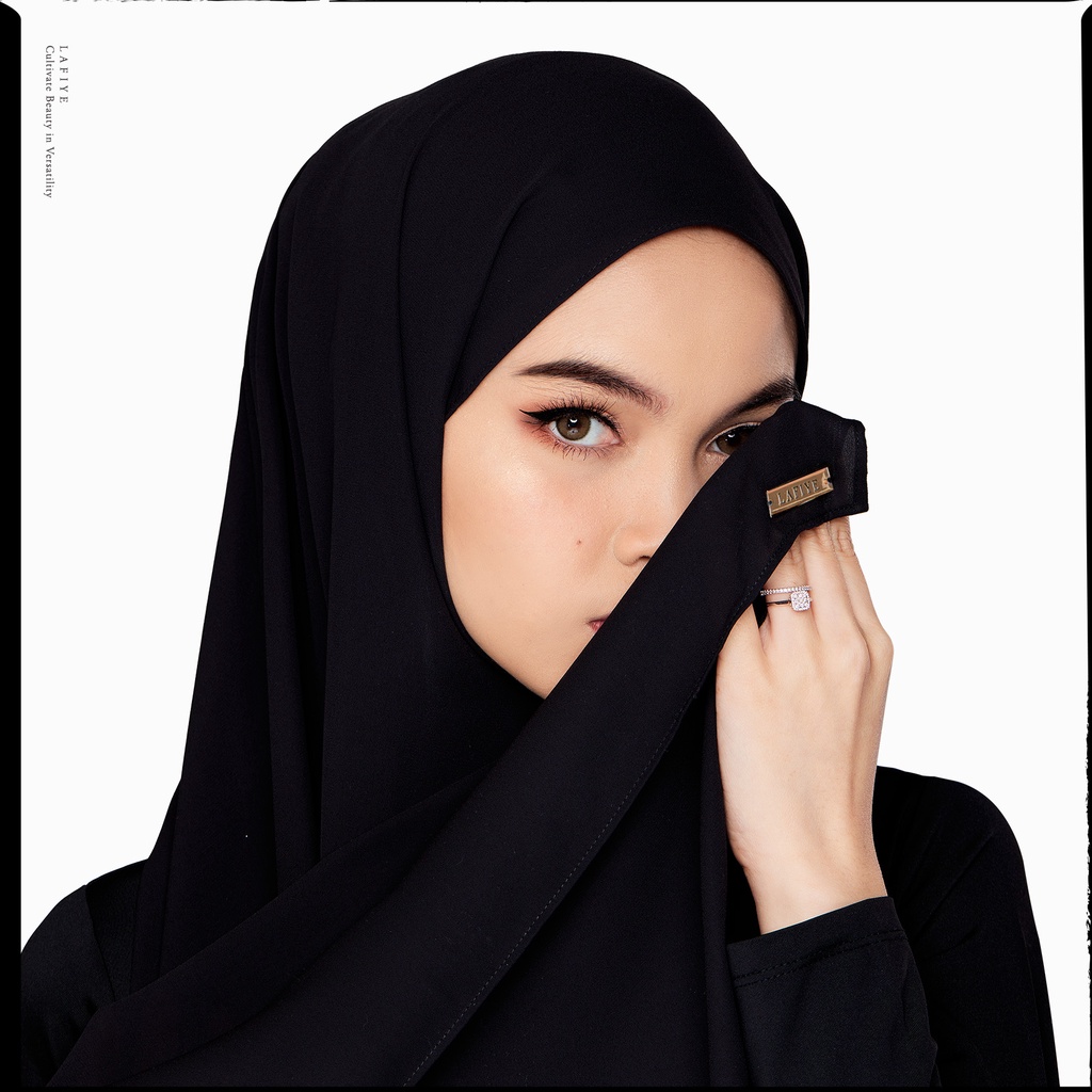 Gia Scarf-Chastise