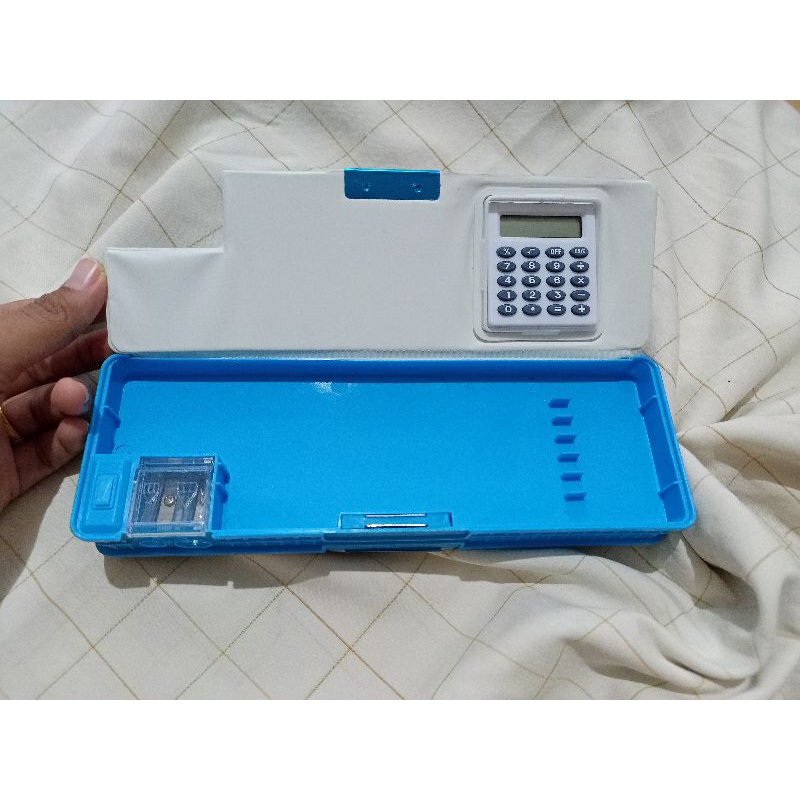 

Kotak pensil