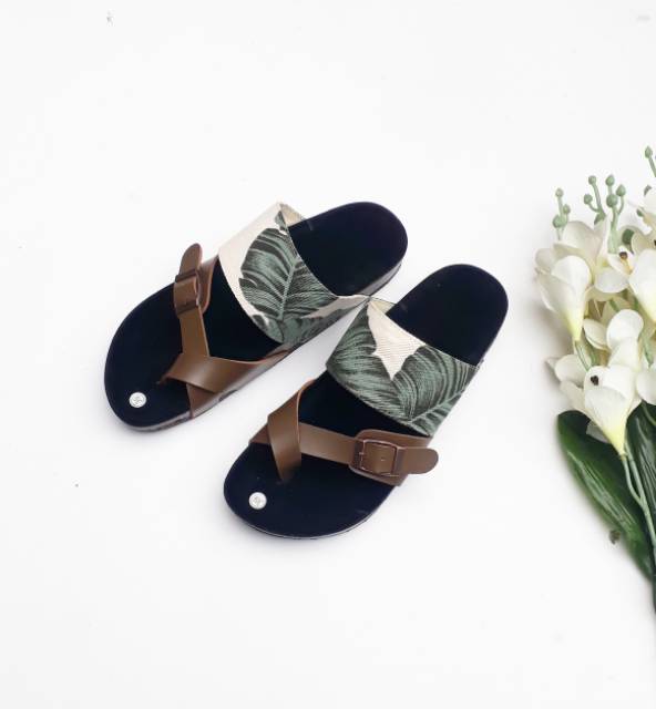 SB ~ SANDAL MOTIF DAUN