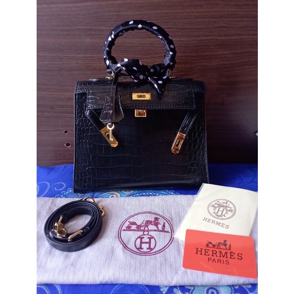 Tas H Kelly ukr 25 croco