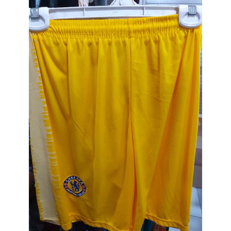 celana pendek/katok bola .
