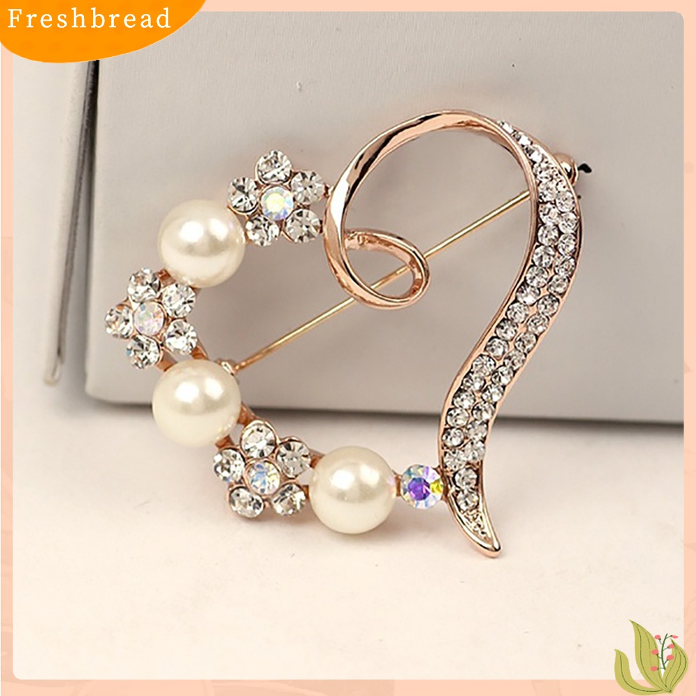 [ TERLARIS]Gorgeous Women Faux Pearl Rhinestone Inlay Peach Heart Brooch Pin Shirt Badge