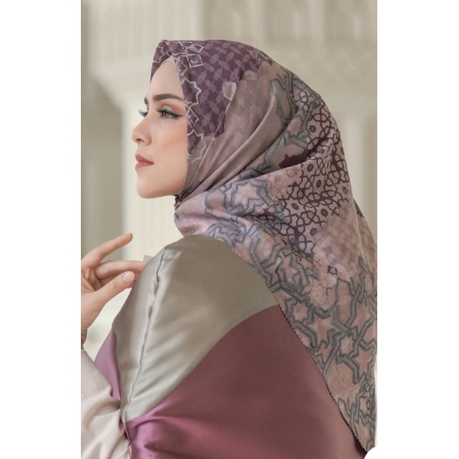 buttonscarves Haramain berry