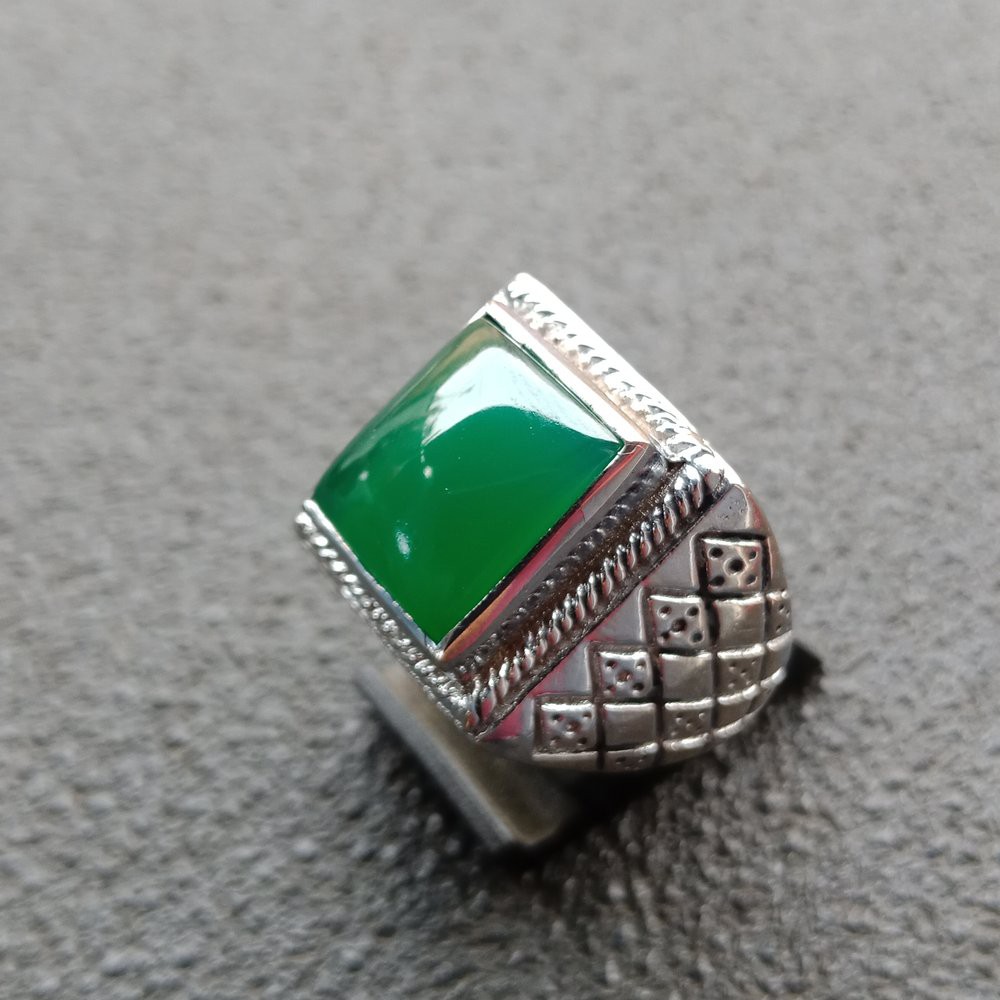 CINCIN BATU GREEN CHALCEDONY RING KOTAK MEWAH