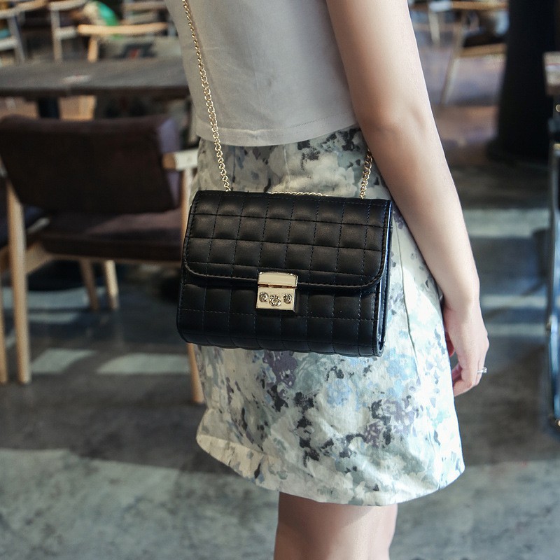 Fashion Wanita Tas Handbag dengan Tali Rantai Kecil Fashion Wanita Tas Handbag dengan Tali Rantai Kecil
