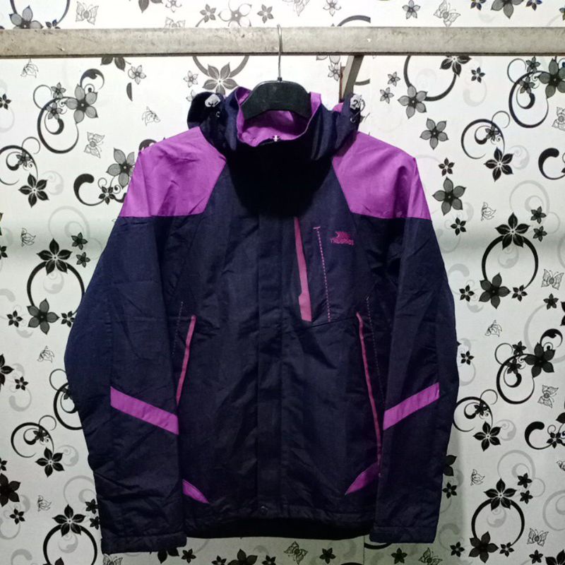 jaket gunung trespass