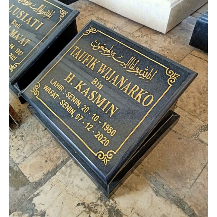 Nisan Batu Granit Hitam