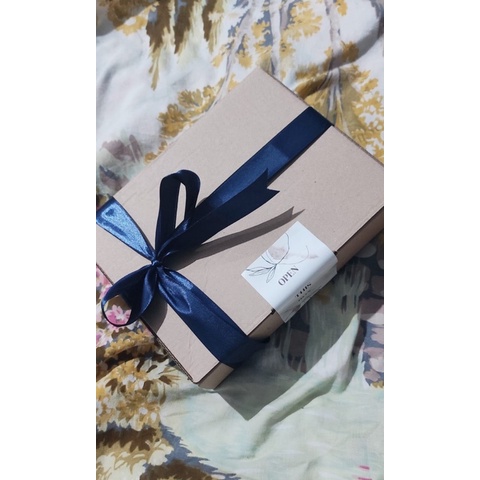

Hampers Hijab Motif