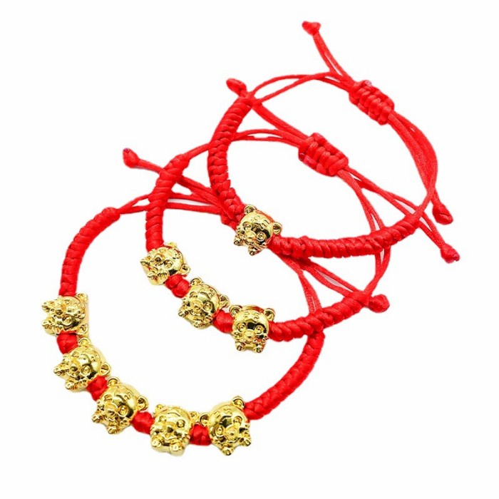 Gelang Tali Merah Liontin Emas Macan Gold Bracelet Kado Imlek Tiger Harga Grosir Termurah