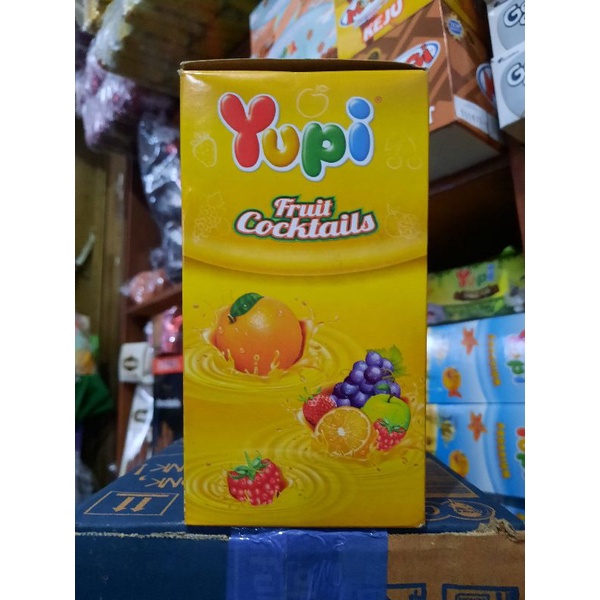 

Yupi fruit cocktails 1 box isi 12pcs