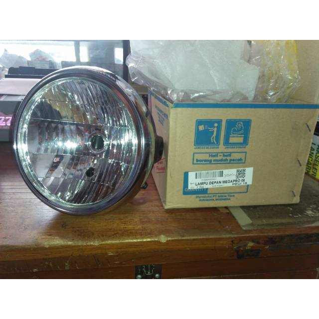 Lampu depan mega pro 2006