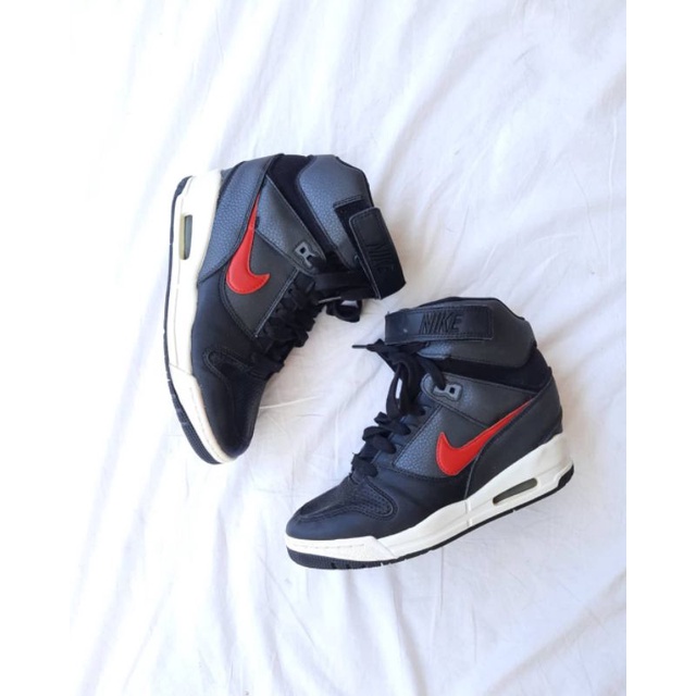 Nike Wmns Revolution Sky Hi Second