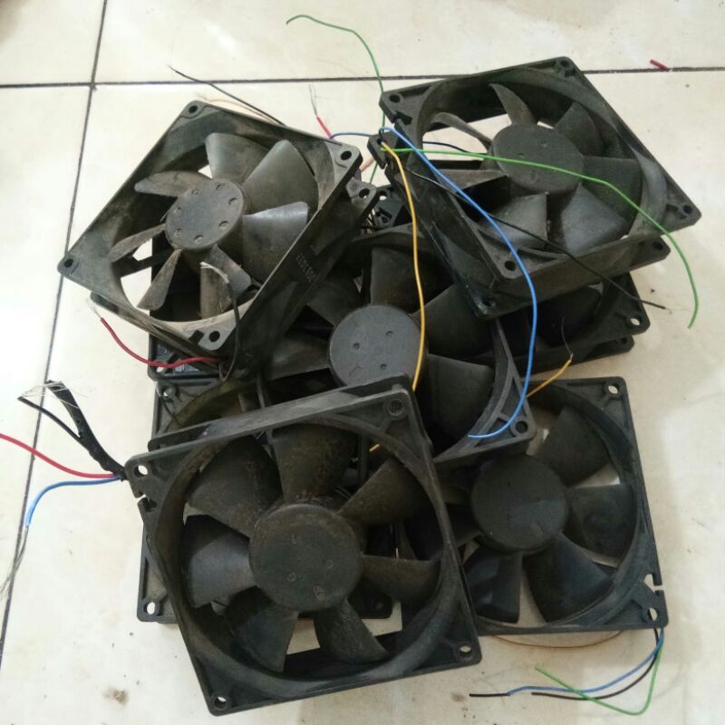 Kipas dc 12 volt ukuran 9cm x 9cm 0.60A kencang