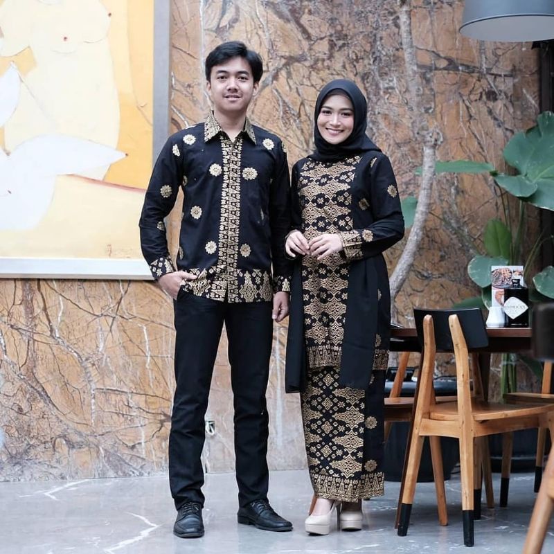 KEBAYA COUPLE TUNANGAN MODERN BATIK PRADA SONGKET PALEMBANG TERBARU BAJU COUPLE LAMARAN BATIK KAPEL 