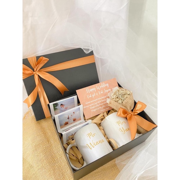 

giftbox with custom mug