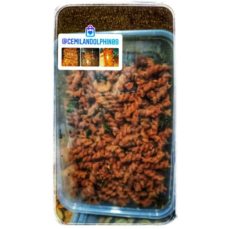 

MAKARONI SPIRAL DAUN JERUK /RENYAH/CEMILAN GURIH/ CEMILAN ENAK / RESELLER