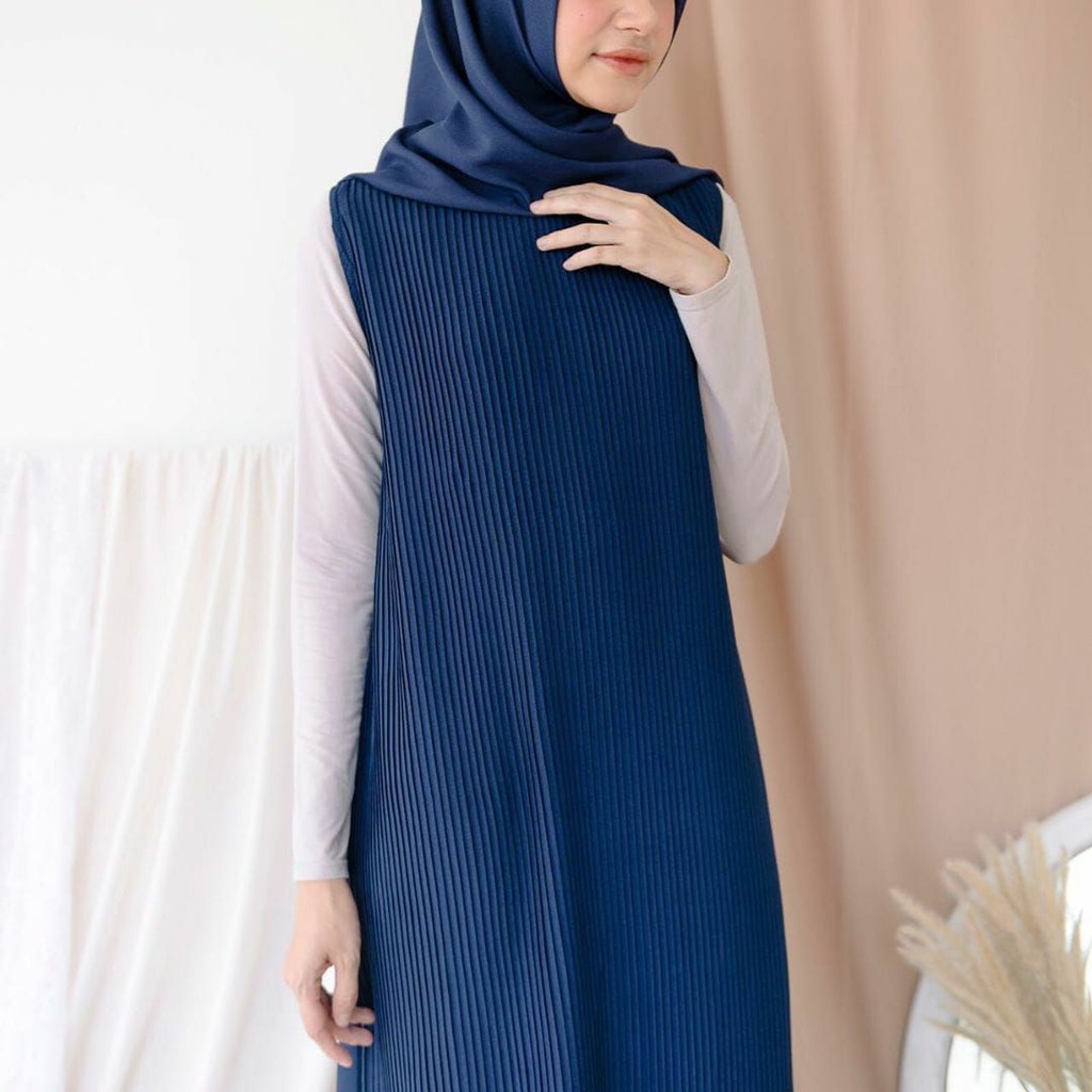 

Irsalina Inner Pleats Navy Blue