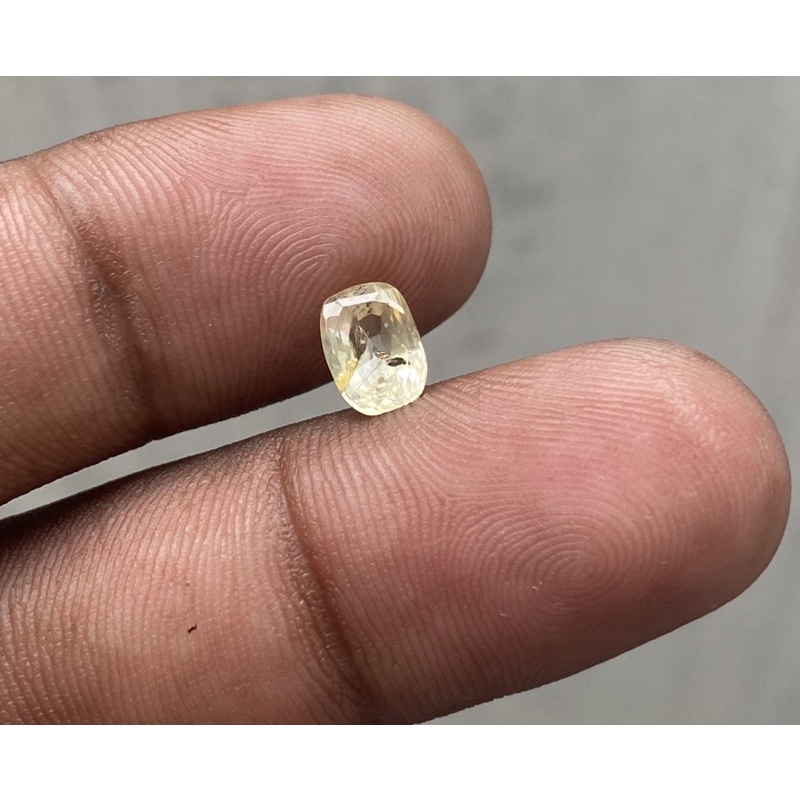 Natural Yellow Sapphire Ceylon Srilanka Batu Yellow Safir celon Srilangka CT 1.50 Dim 7.5x5.5x4