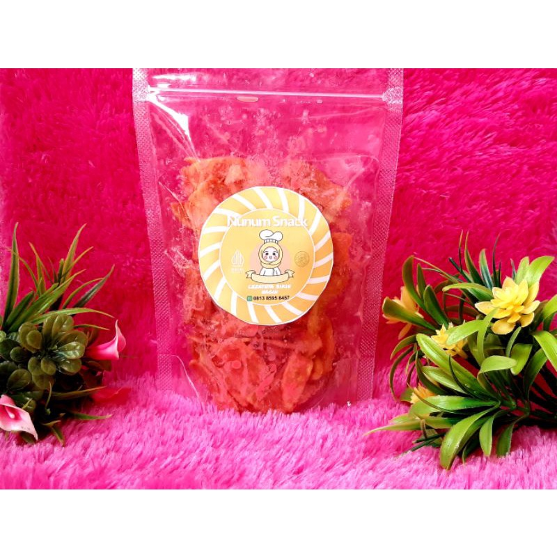 

kripik pisang stroberi lumer by nunum snack