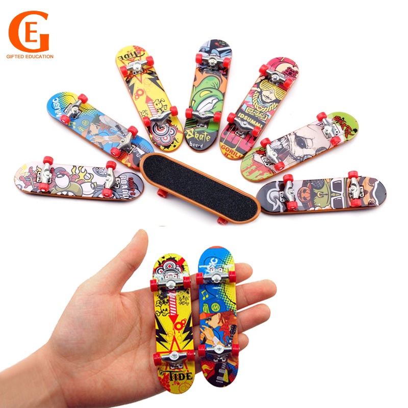 1pc Mainan Skateboard Jari Mini Bahan Alloy Untuk Edukasi Anak