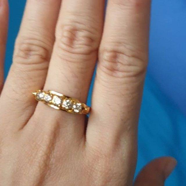 Cincin berlian listring