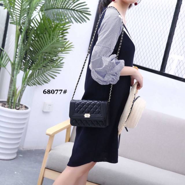 New Ready Stok Chanel BoY WOC 
Chanel Walet On Chain BoY Lamb Leather

Code 68077#