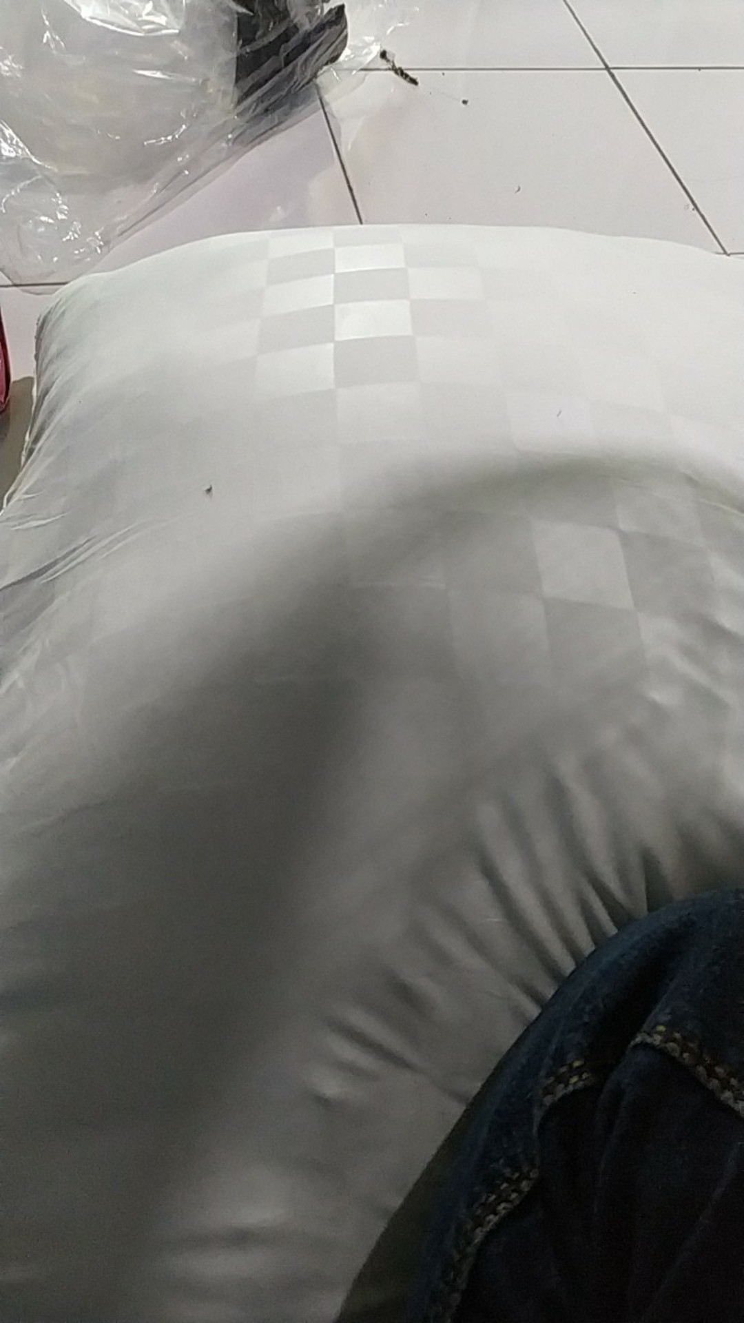 Bantal Jumbo /bantal Tidur 1pc /bantal Hotel Jesselyn Gold