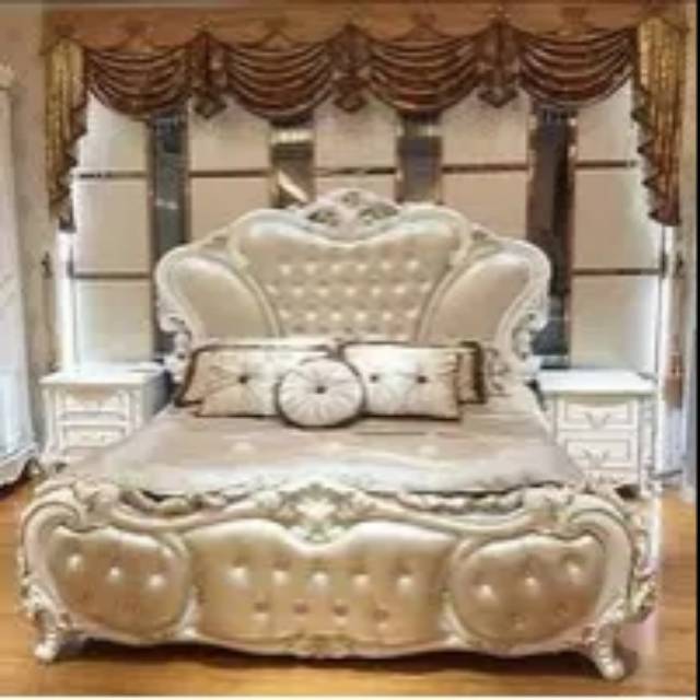 Tempat tidur ukir duco putih mebel jepara,furniture