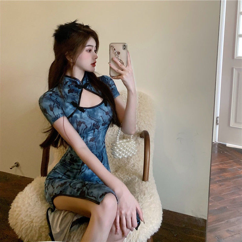 Vintage daily cheongsam improved version young style bone etching hollow out high split middle and l