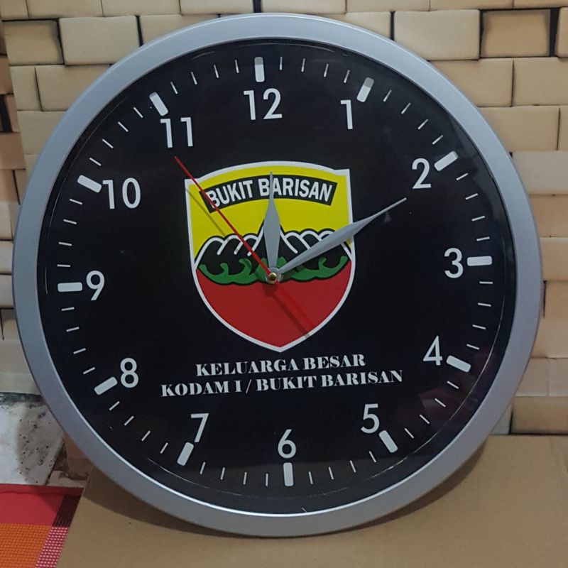 JAM DINDING KODAM 1 BUKIT BARISAN