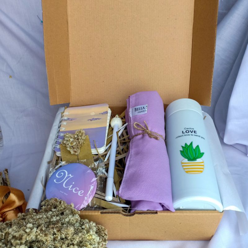 

HAMPERS / KADO ULANG TAHUN/ KADO HIJAB / KADO WISUDA / HIJAB GIFT / TEMAN SAHABAT PACAR / TERMURAH