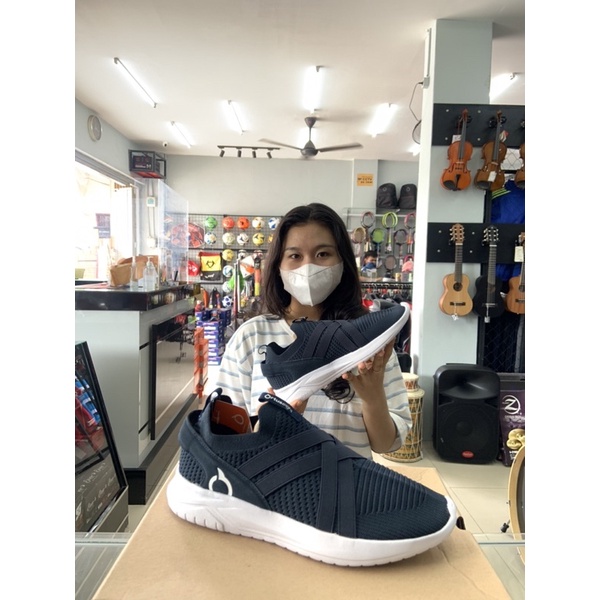 Sepatu Running ORTUSEIGHT Swift (Navy/White)